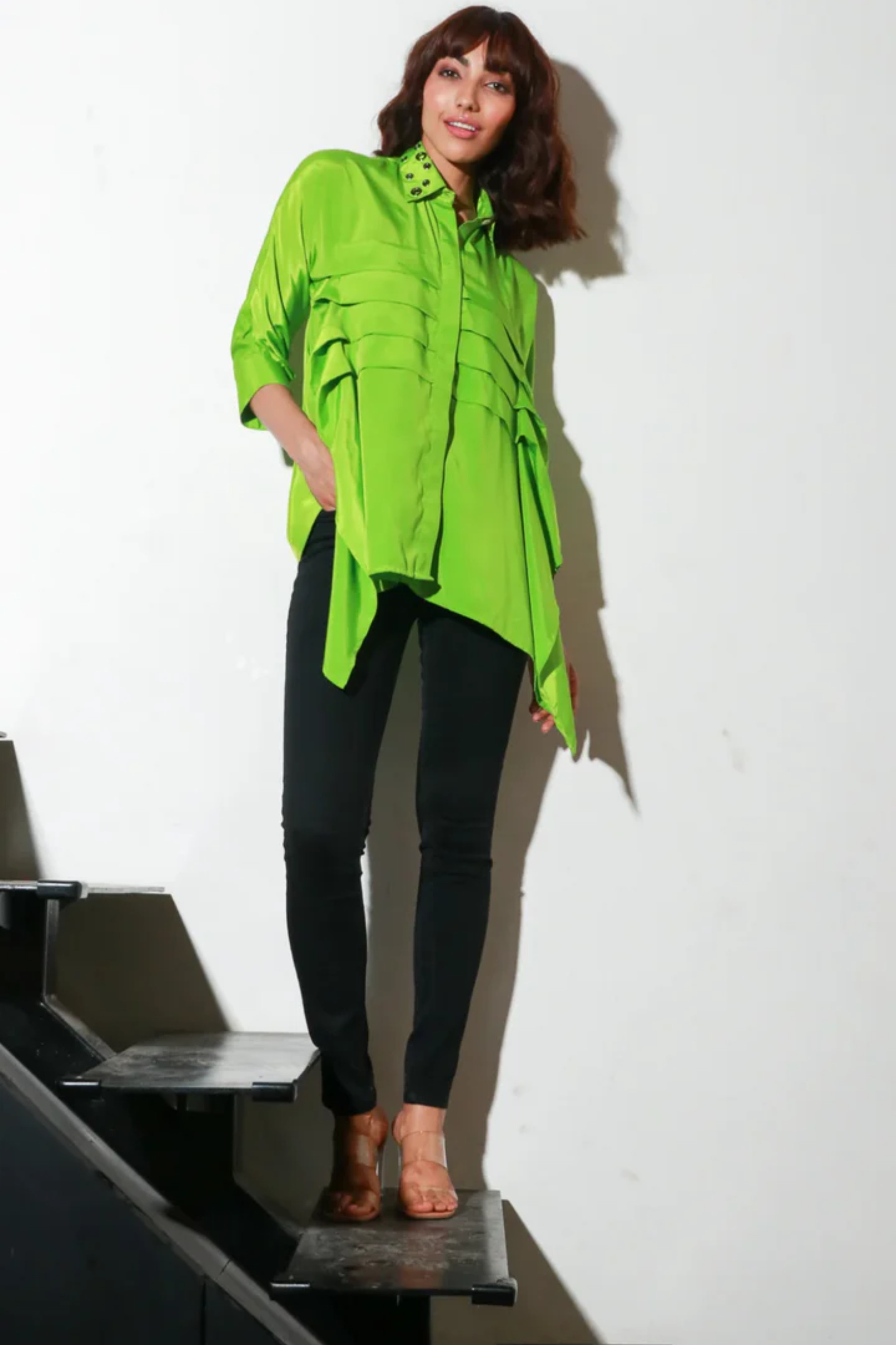 Collared top with panels on the chest and long sleeves