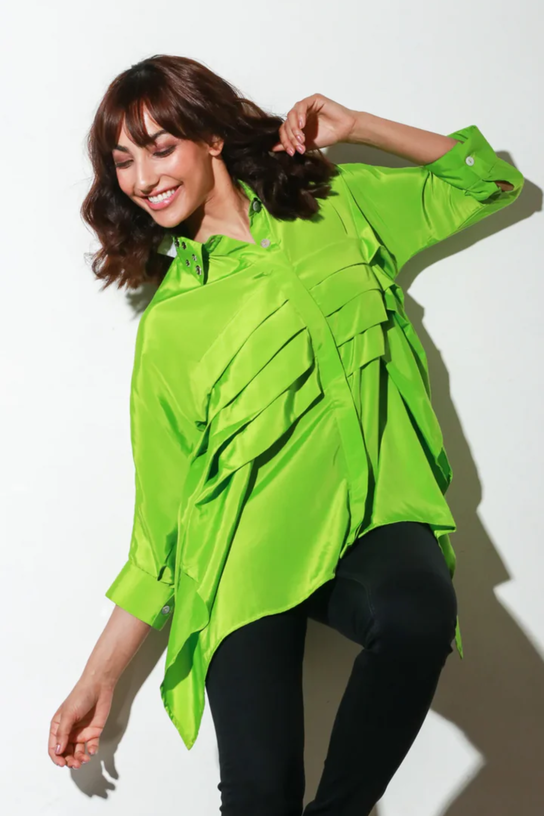 Collared top with panels on the chest and long sleeves