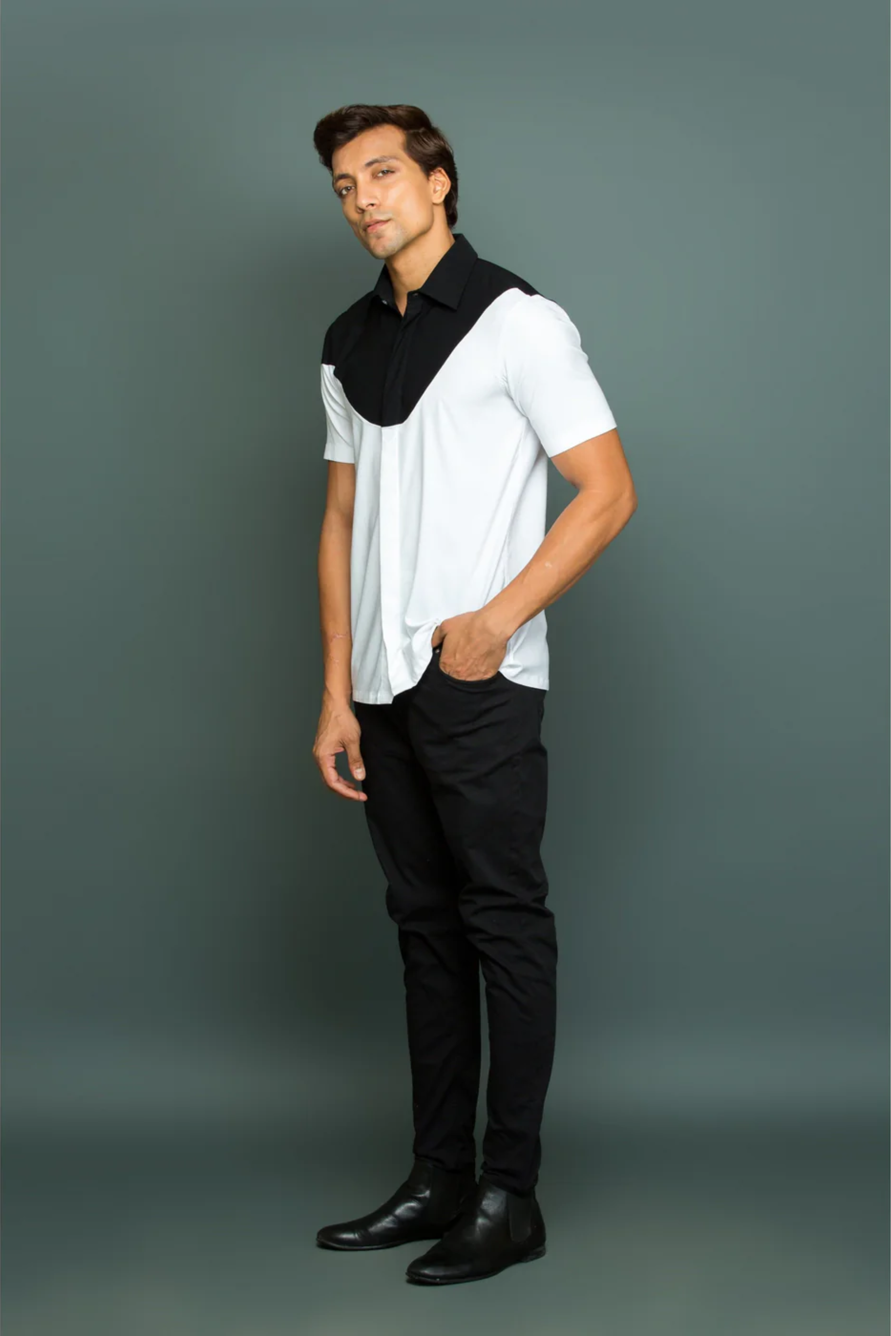 Black and white wave half sleeve shirt.