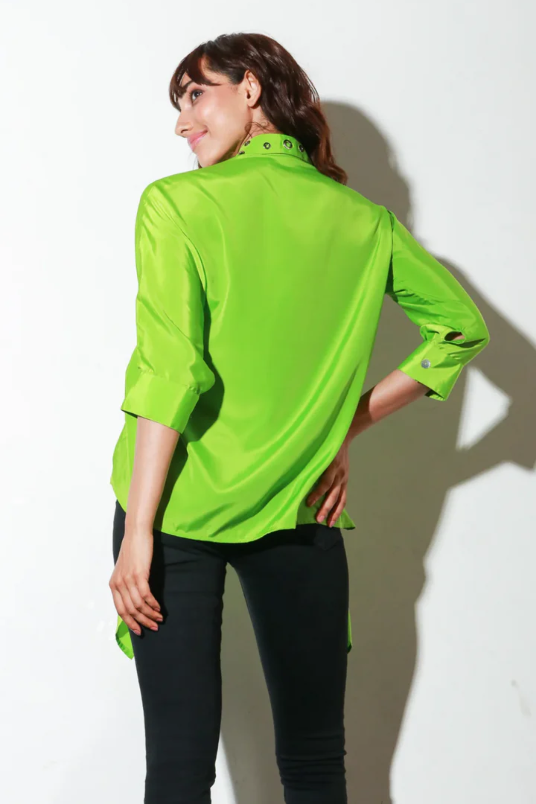 Collared top with panels on the chest and long sleeves