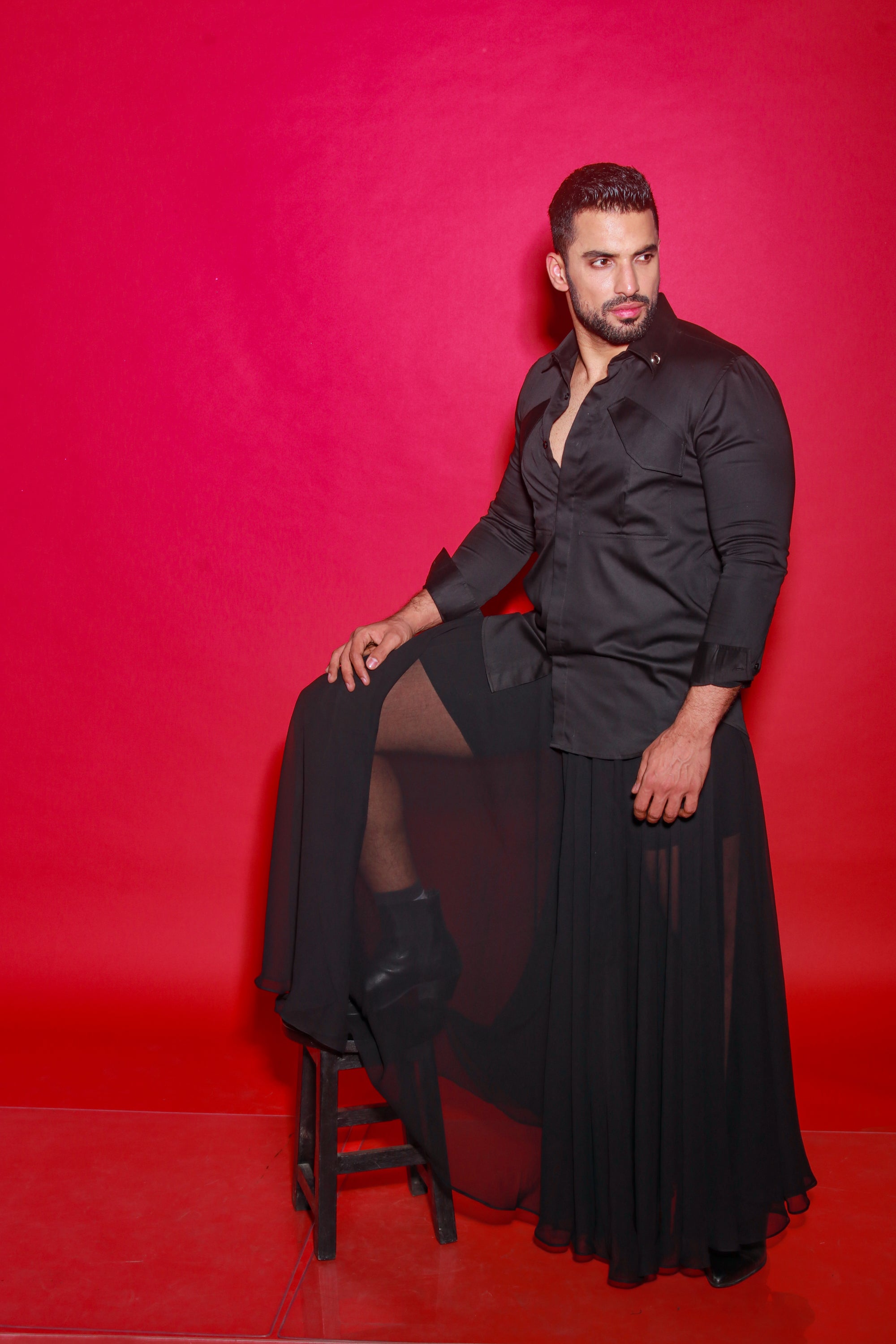 Black shirt with postman pocket