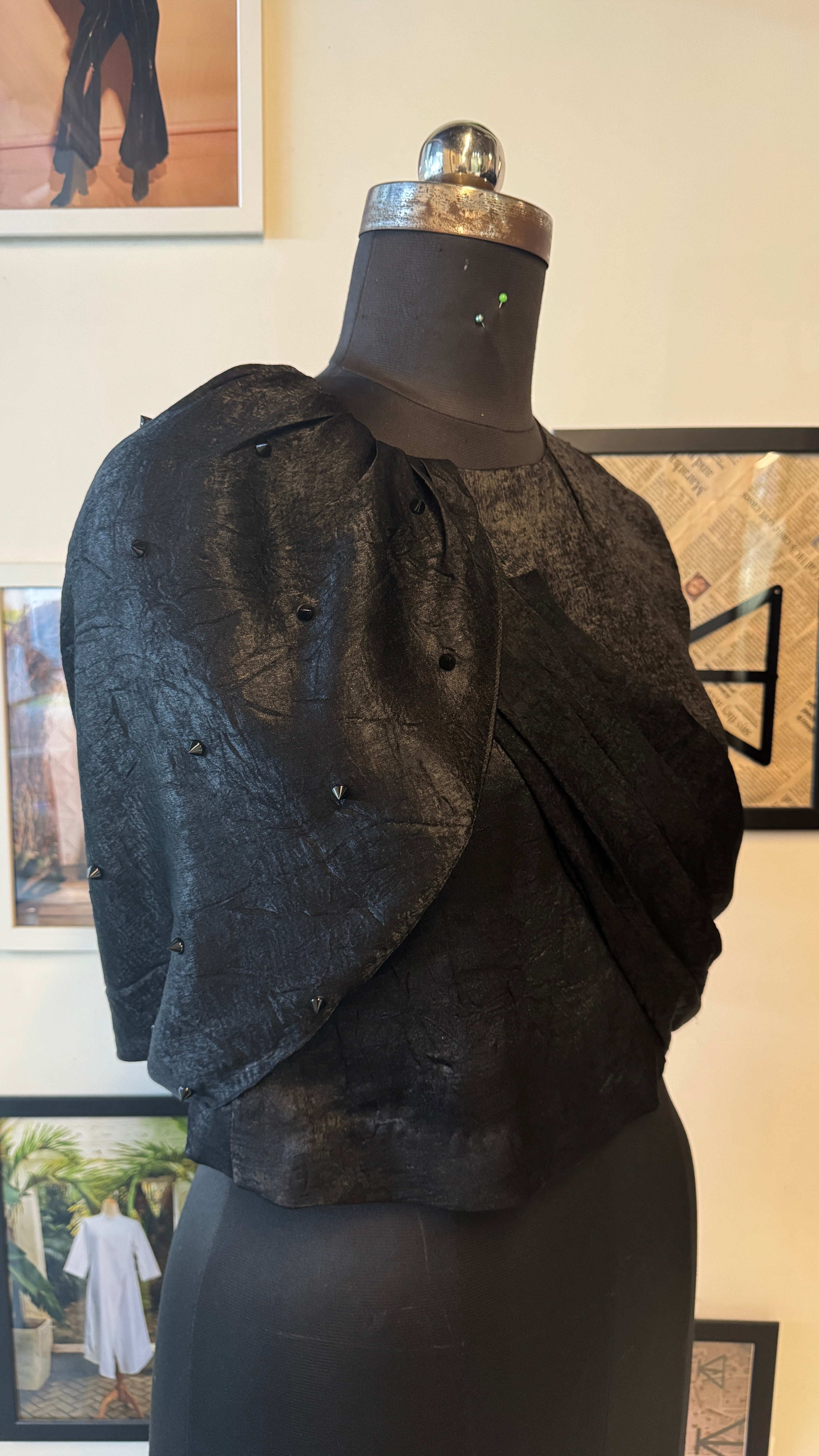 Black Velevt Texture Top Withone Side Arm Drape Cape With Rivets Attached To Neckline
