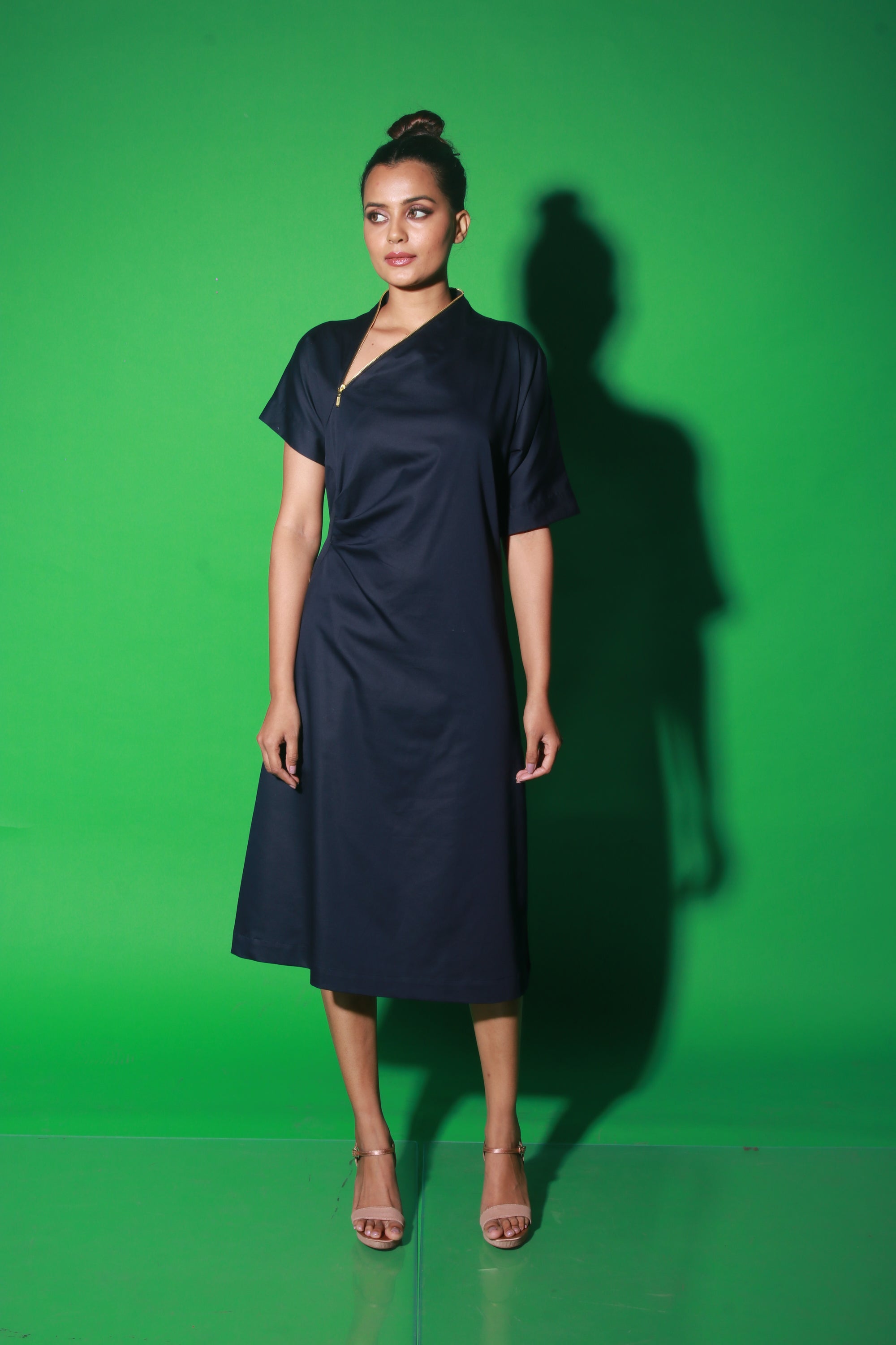 Blue midi dress with short sleeves