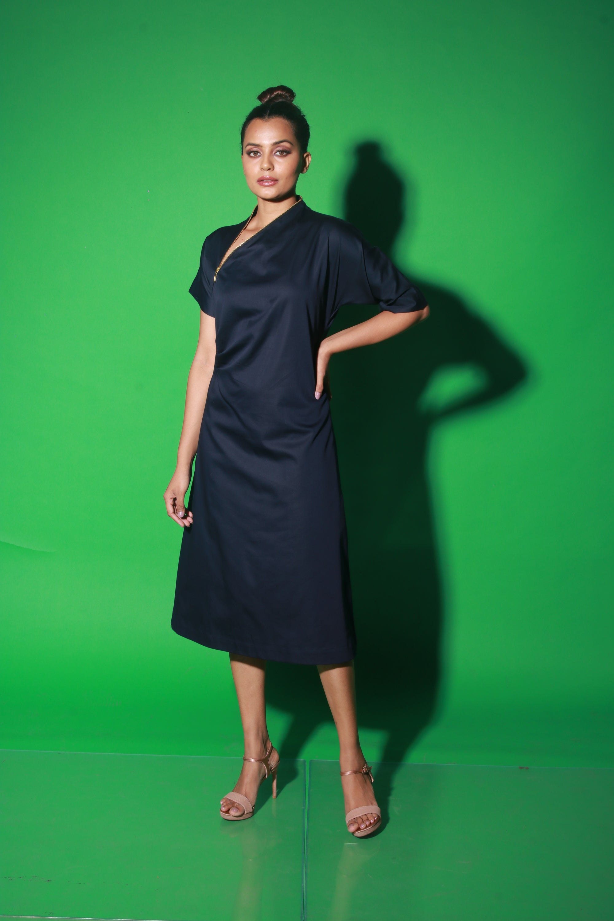 Blue midi dress with short sleeves