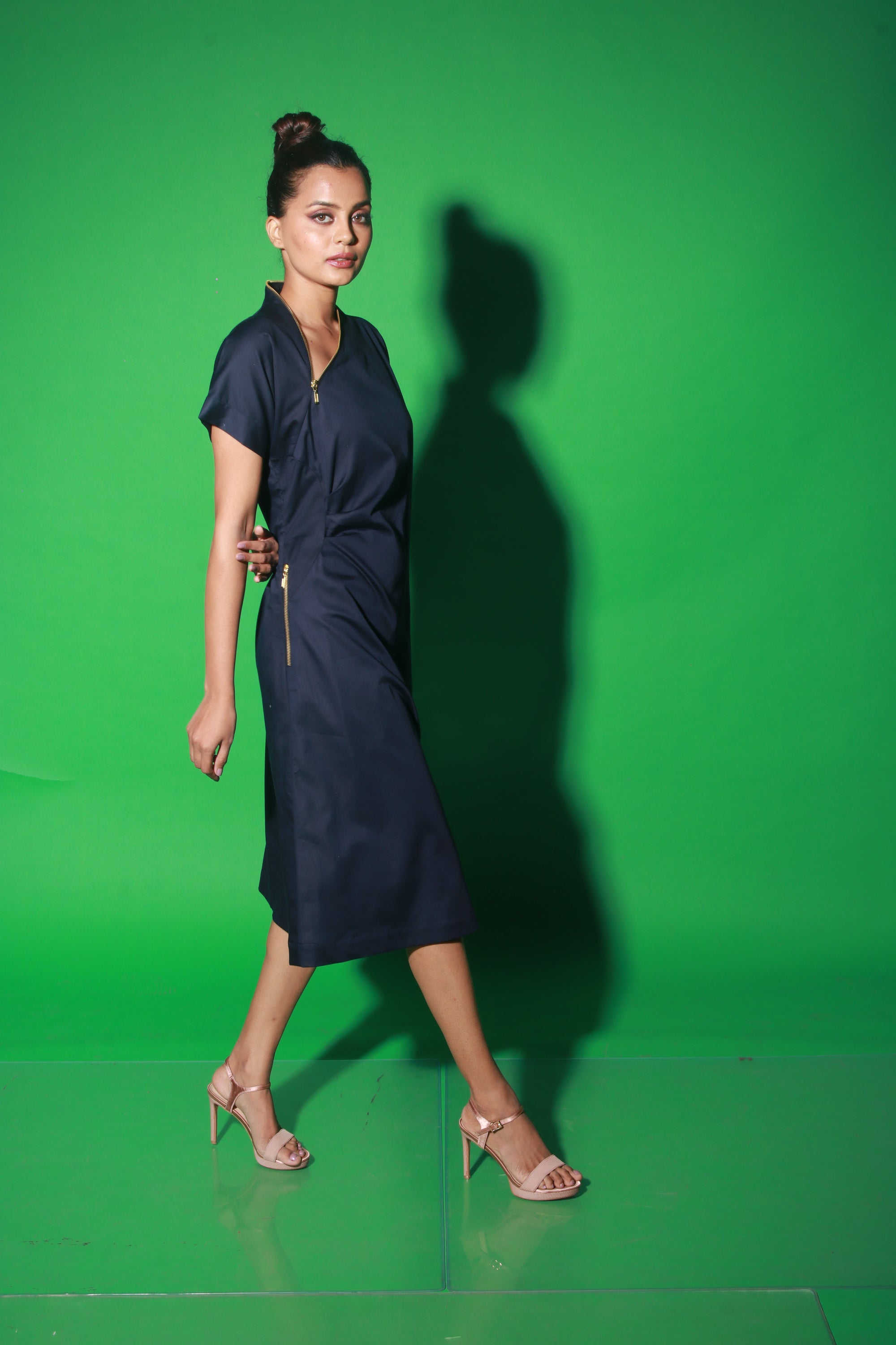 Blue midi dress with short sleeves