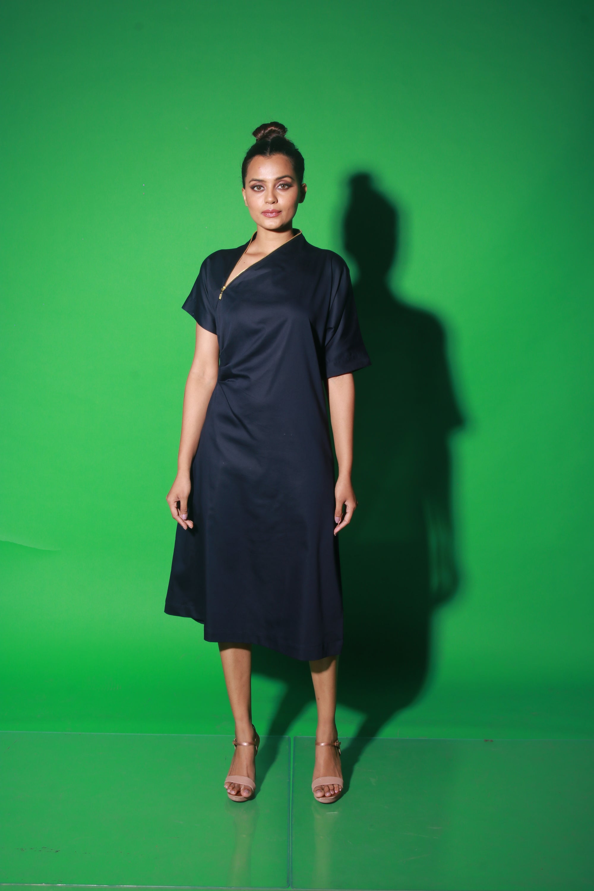 Blue midi dress with short sleeves