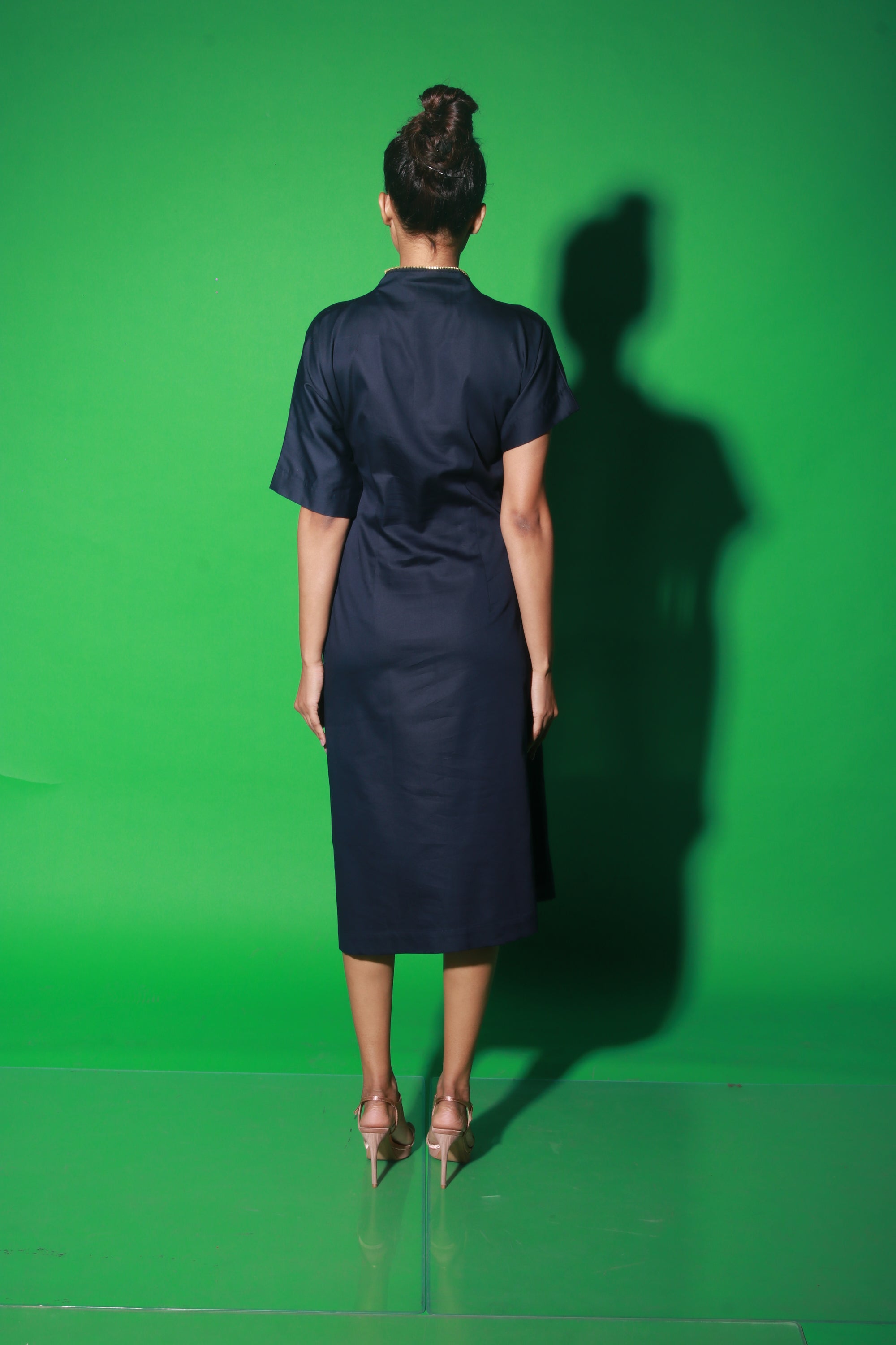 Blue midi dress with short sleeves