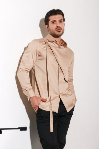 Beige classic shirt with diagonal flap with buckle.