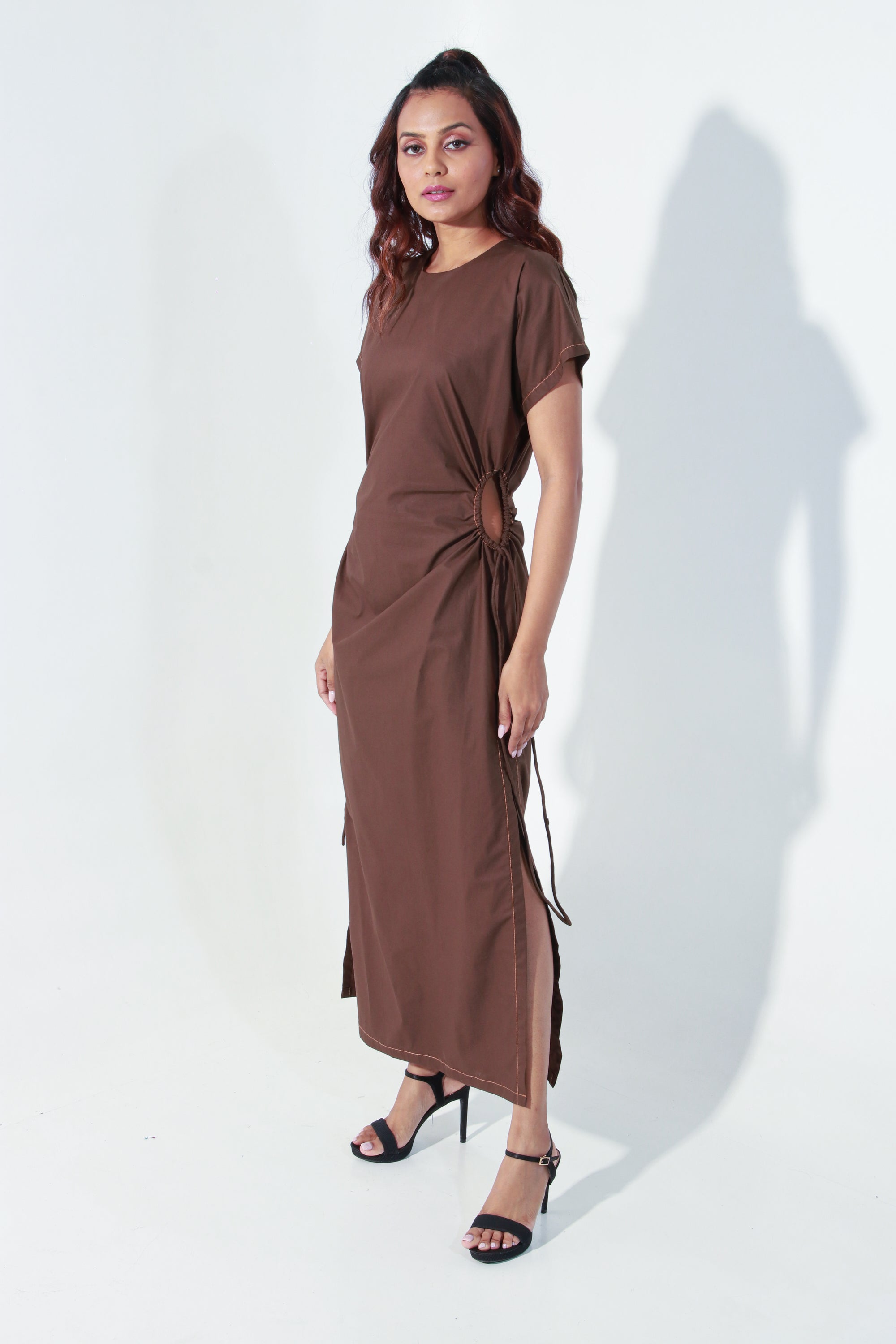 Brown dress with raglan sleeves
