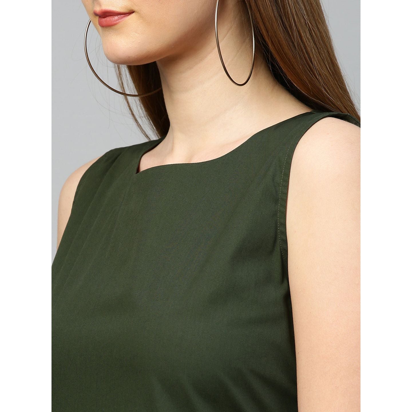 Sleeveless dress
